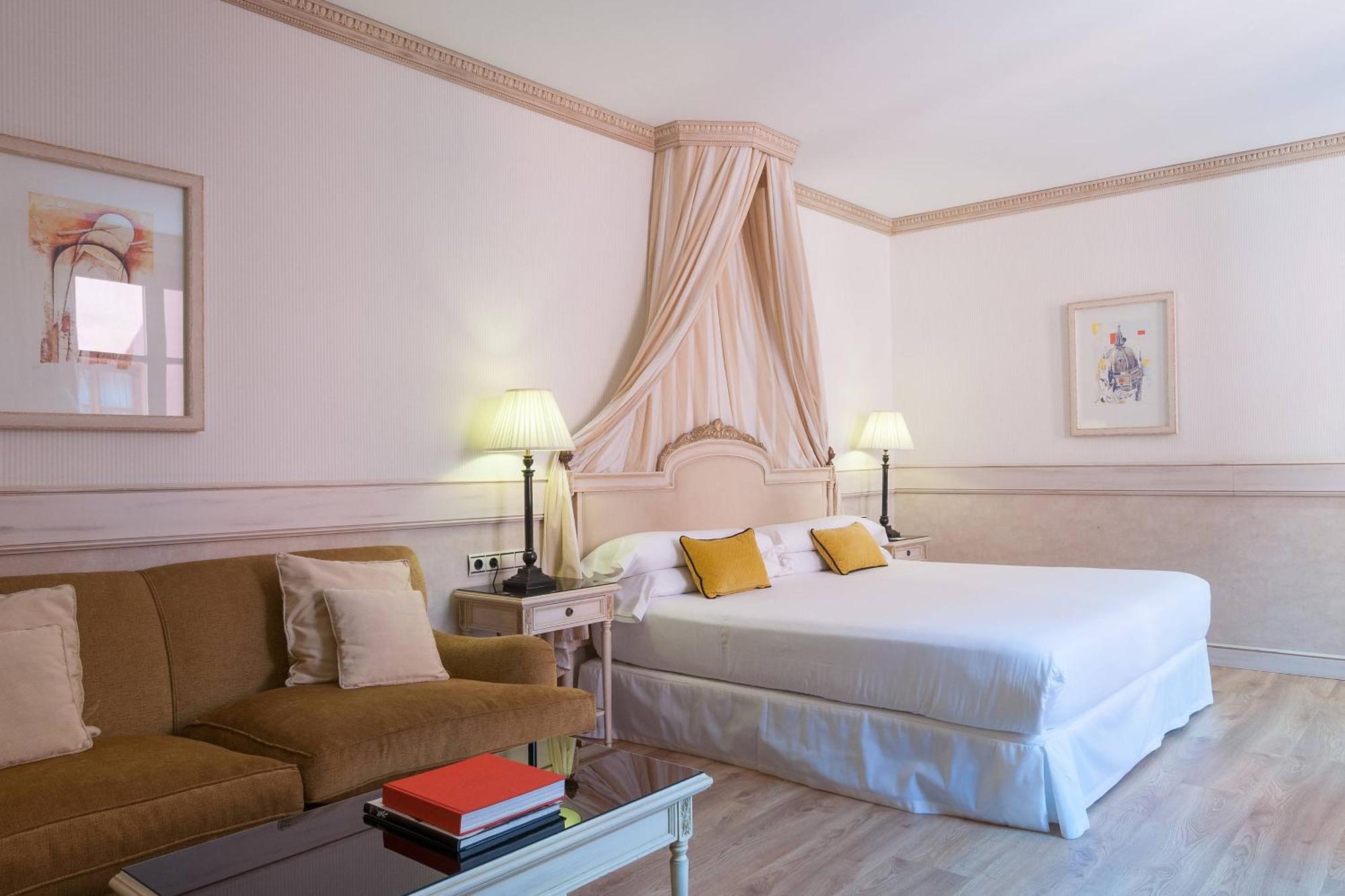 Hotel Eugenia De Montijo, Autograph Collection Toledo Exteriér fotografie A room at the hotel