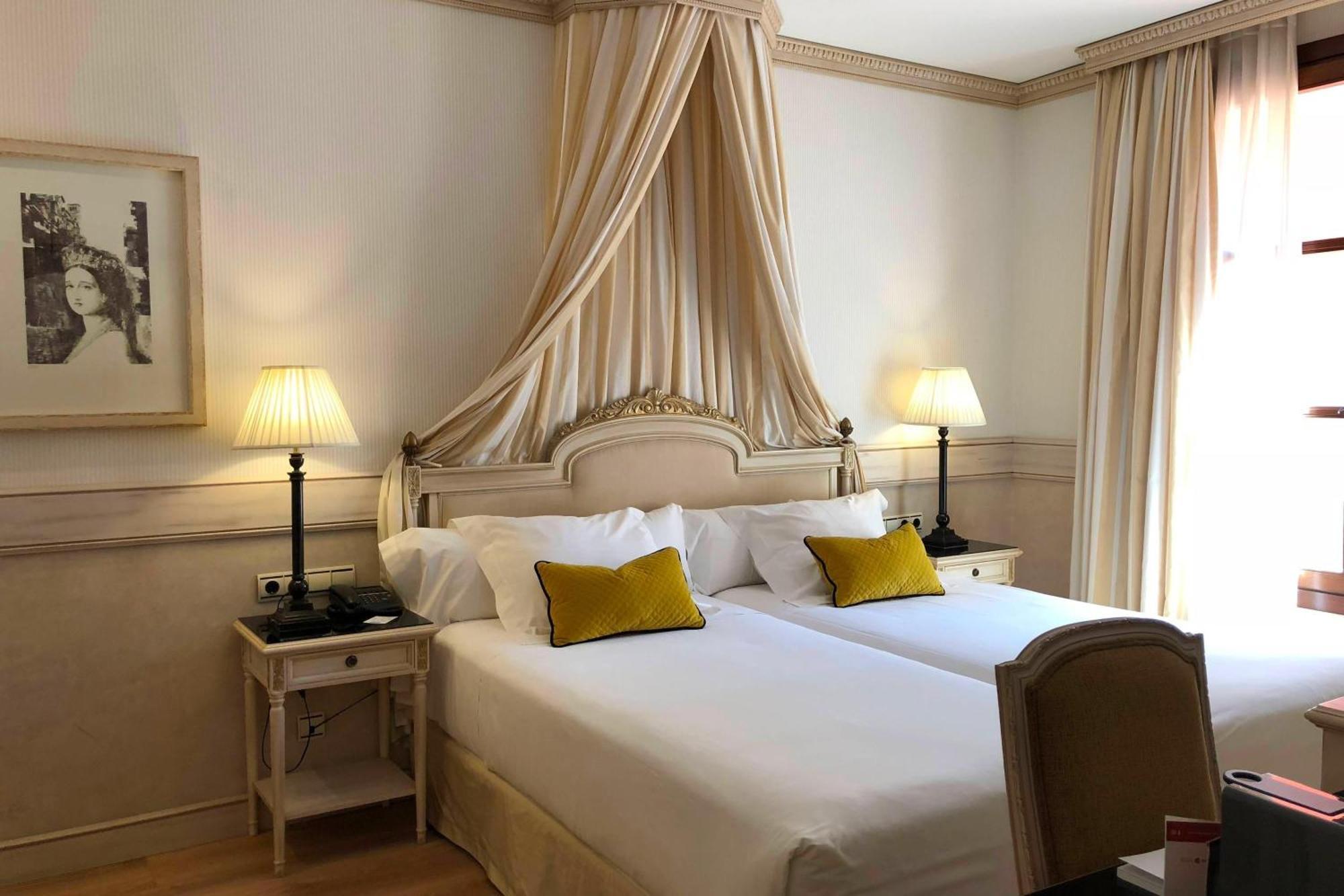 Hotel Eugenia De Montijo, Autograph Collection Toledo Exteriér fotografie A room at the hotel
