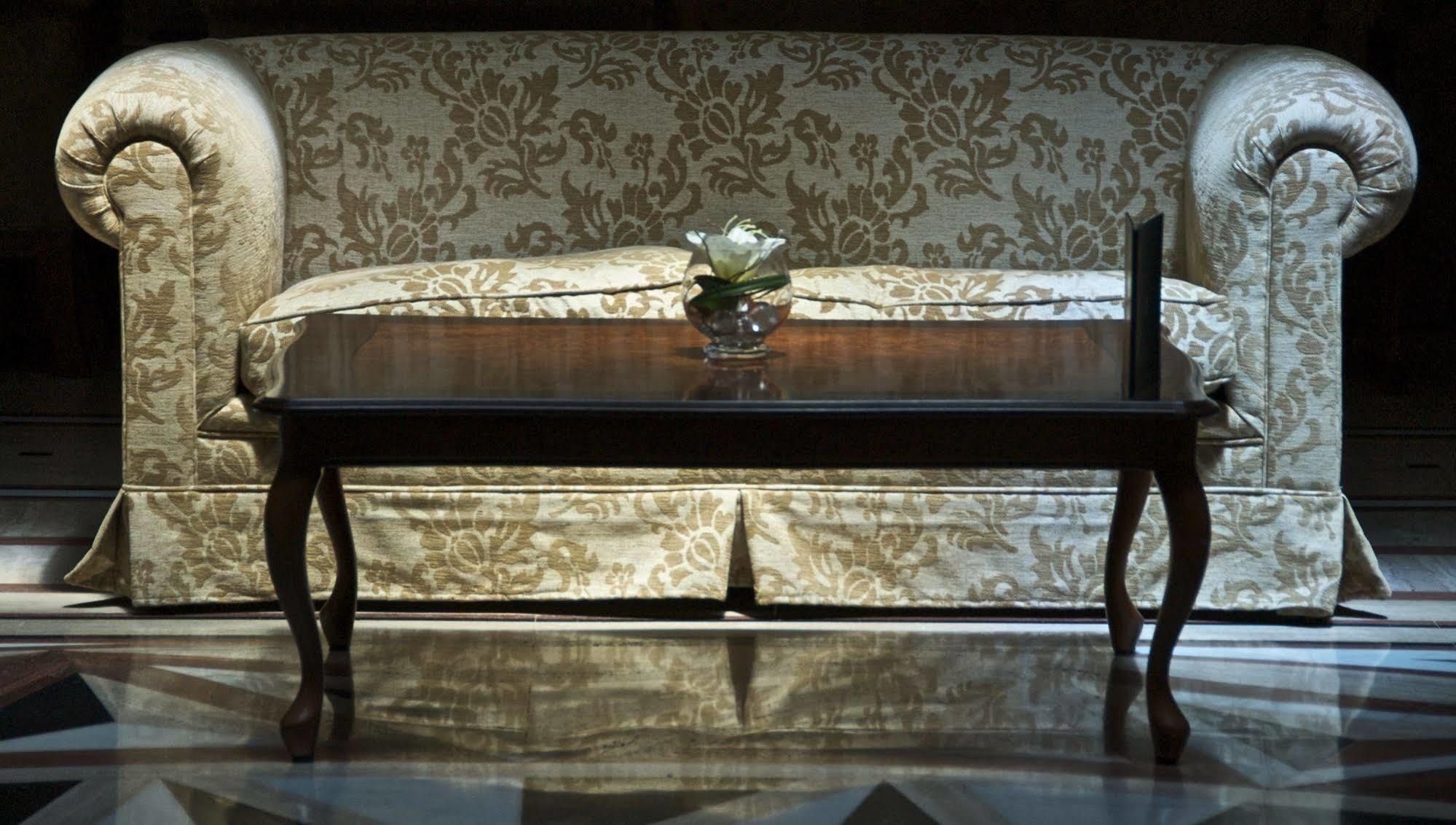 Hotel Eugenia De Montijo, Autograph Collection Toledo Exteriér fotografie The coffin of Princess Diana